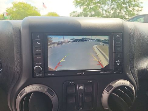Used 2015 Jeep Wrangler Unlimited Sport w/ Quick Order Package 24S AWD/4WD image 21