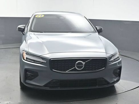 Used 2024 Volvo S60 B5 Core FWD image 3