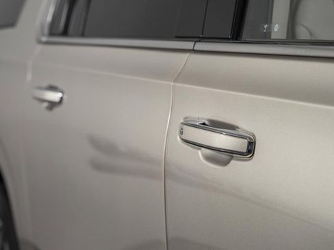 Used 2021 GMC Yukon XL Denali w/ Denali Premium Package image 19