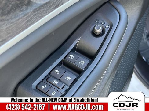 New 2025 Jeep Grand Cherokee L Limited w/ Luxury Tech Group II image 22