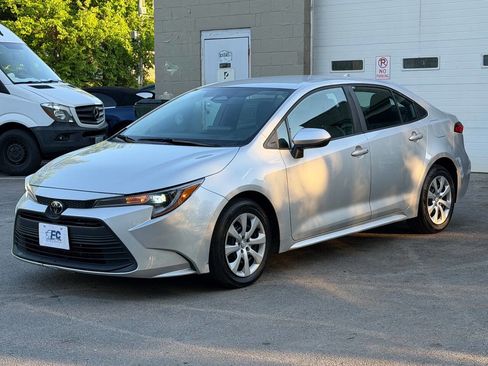 Used 2024 Toyota Corolla LE FWD image 3