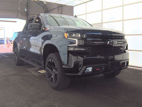 Used 2021 Chevrolet Silverado 1500 LT Trail Boss AWD/4WD image 2