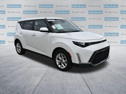 Used 2025 Kia Soul LX w/ LX Technology Package FWD image 12
