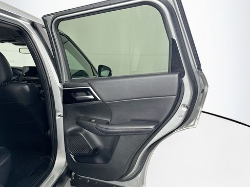 Used 2024 Mitsubishi Outlander SE AWD/4WD image 30