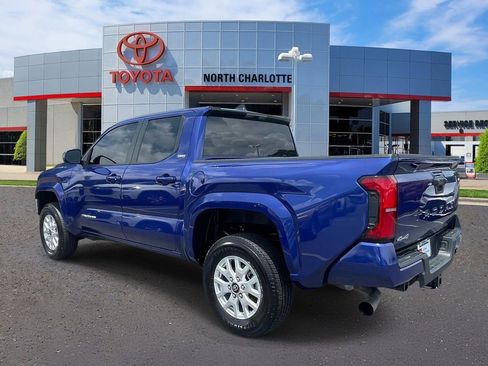 Used 2025 Toyota Tacoma SR5 AWD/4WD image 5