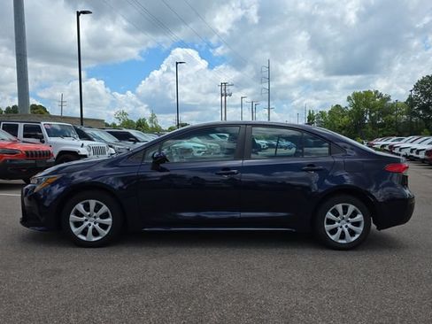 Used 2023 Toyota Corolla LE FWD image 6