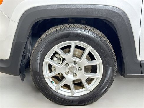 Used 2021 Jeep Renegade Latitude image 27