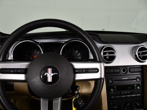 Used 2006 Ford Mustang GT RWD image 21