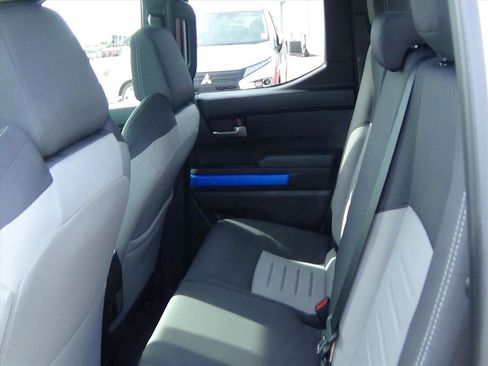 Used 2025 Toyota Tacoma TRD Off-Road image 13