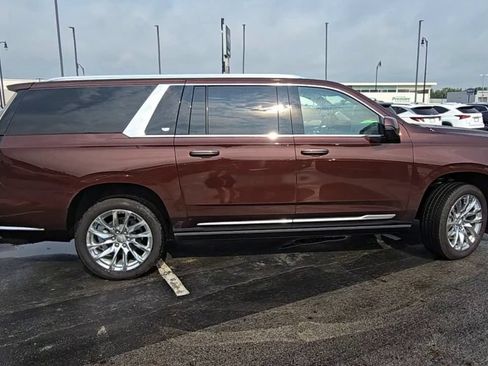 Certified 2023 Cadillac Escalade ESV Premium Luxury Platinum w/ LPO, Radiant Package AWD/4WD image 11