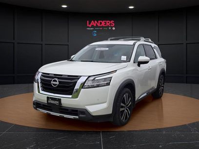 Used 2023 Nissan Pathfinder Platinum