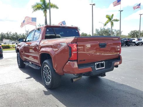 Used 2025 Toyota Tacoma TRD Sport image 7