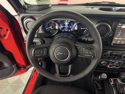 Certified 2023 Jeep Wrangler Unlimited w/ 8.4" Radio Group image 13