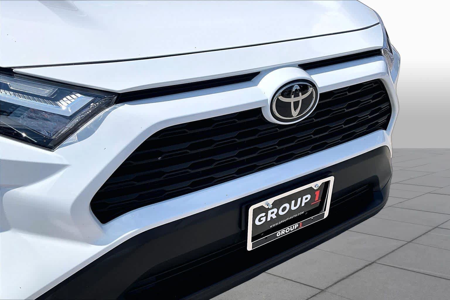 Used 2023 Toyota RAV4 XLE FWD image 30