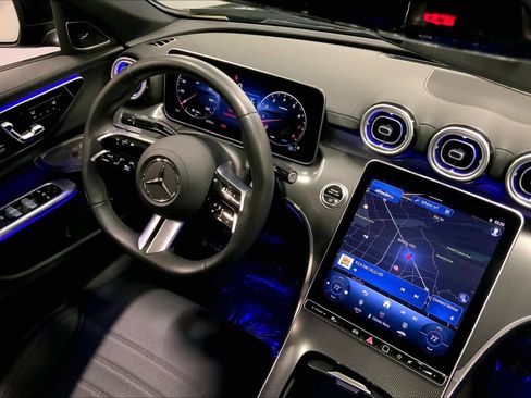 Used 2025 Mercedes-Benz C 300 Sedan image 34