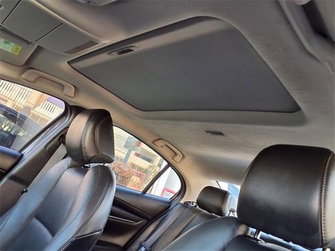 Used 2024 MAZDA MAZDA3 s image 14