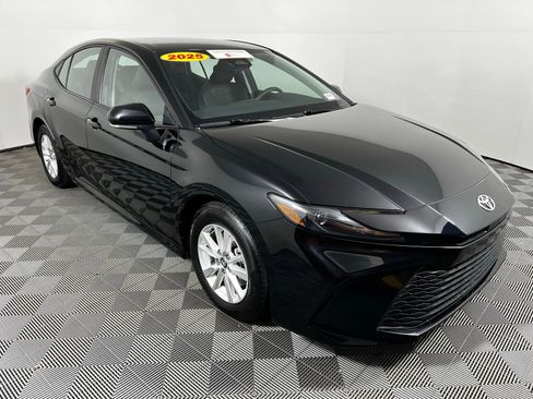 Certified 2025 Toyota Camry LE FWD image 3