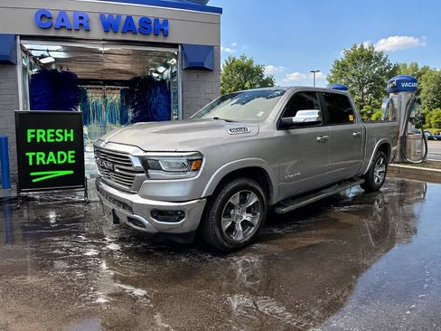 Used 2019 RAM 1500 Laramie AWD/4WD image 1