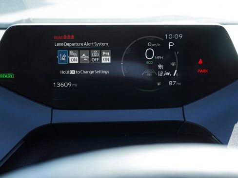 Used 2024 Toyota Prius XLE AWD/4WD image 39