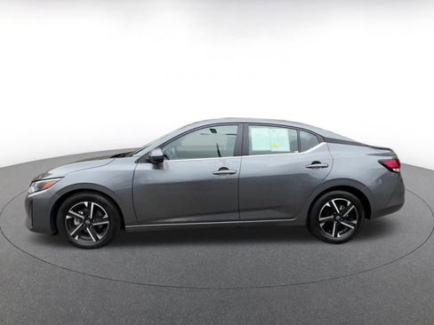 Used 2025 Nissan Sentra SV FWD image 9