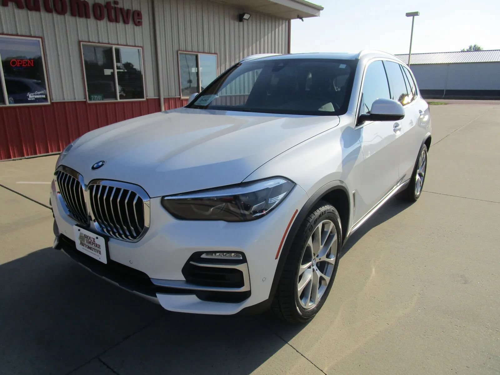 Used 2020 BMW X5 xDrive40i w/ Convenience Package AWD/4WD image 3