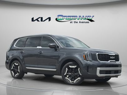 Certified 2024 Kia Telluride EX w/ EX Captain's Chair Package