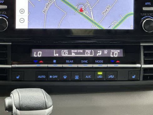 Used 2024 Toyota Sienna XLE w/ XLE Plus Package AWD/4WD image 16
