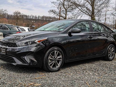 Certified 2024 Kia Forte LXS w/ LXS Technology Package image 3