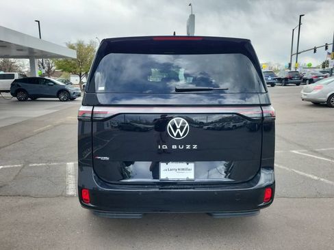 New 2025 Volkswagen ID. Buzz Pro S RWD image 5