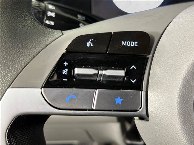 Used 2024 Hyundai Elantra SEL FWD image 25