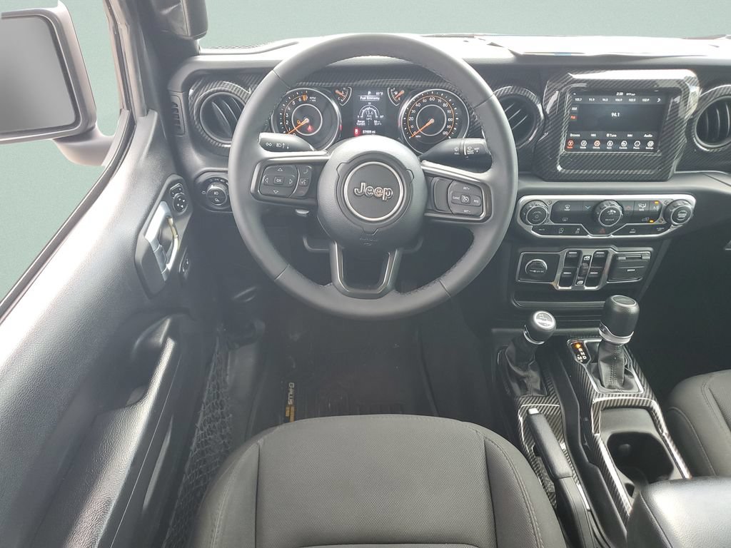 Used 2023 Jeep Gladiator Sport AWD/4WD image 12