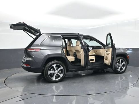 New 2026 Jeep Grand Cherokee Limited RWD image 64