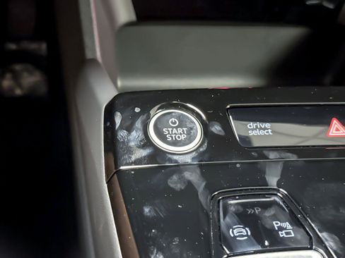 New 2025 Audi Q6 e-tron Premium Plus image 22