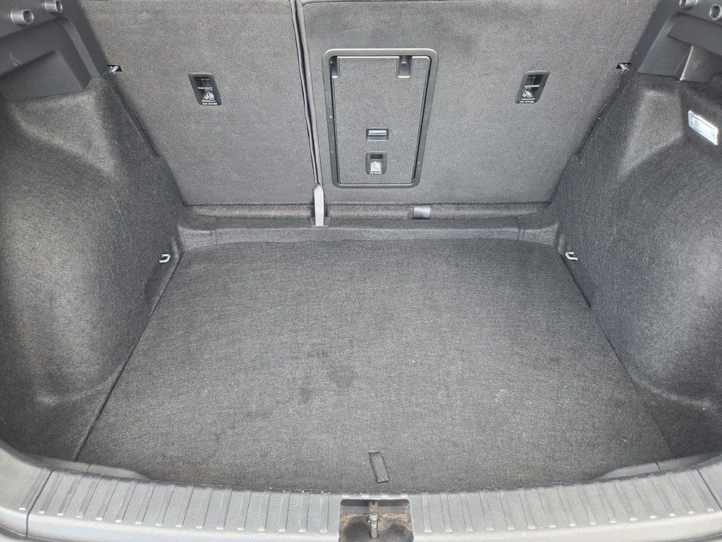Used 2024 Volkswagen Taos SE FWD image 24