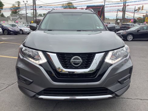 Used 2018 Nissan Rogue SV AWD/4WD image 2