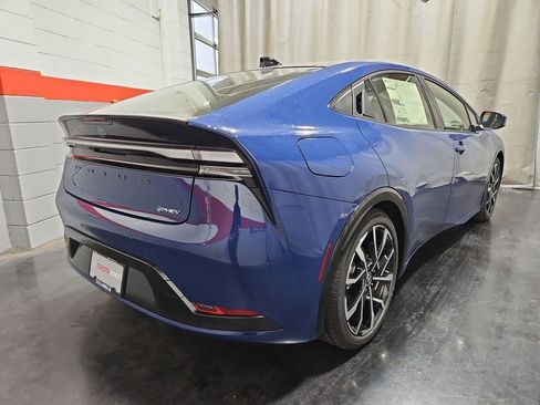 New 2026 Toyota Prius Plug-In Hybrid FWD image 7