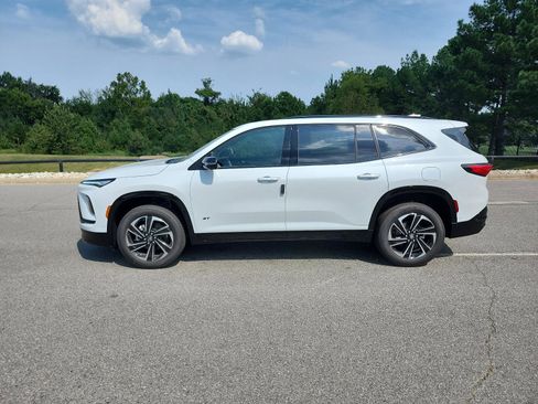 New 2026 Buick Enclave Sport Touring w/ Super Cruise Package image 2