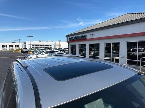 Used 2021 Toyota Sienna Limited FWD image 7