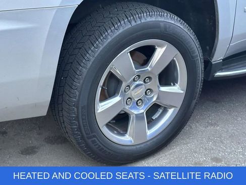 Used 2018 Chevrolet Suburban Premier image 7