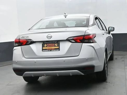 Used 2025 Nissan Versa SV FWD image 8