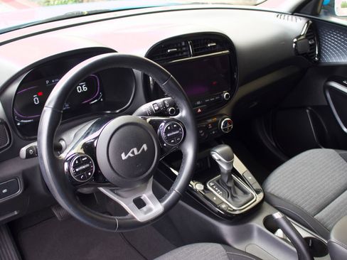 Used 2023 Kia Soul EX FWD image 11