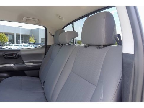 Used 2018 Toyota Tacoma SR5 RWD image 23