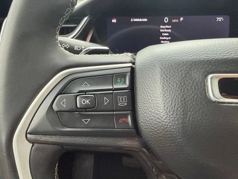 Used 2023 Jeep Grand Cherokee Altitude AWD/4WD image 18