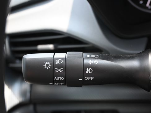 Certified 2025 Subaru Crosstrek 2.0i Premium image 27