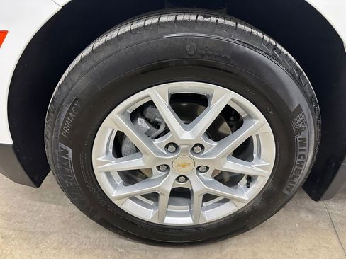 Certified 2024 Chevrolet Equinox LT w/ LPO, Floor Liner Package image 36