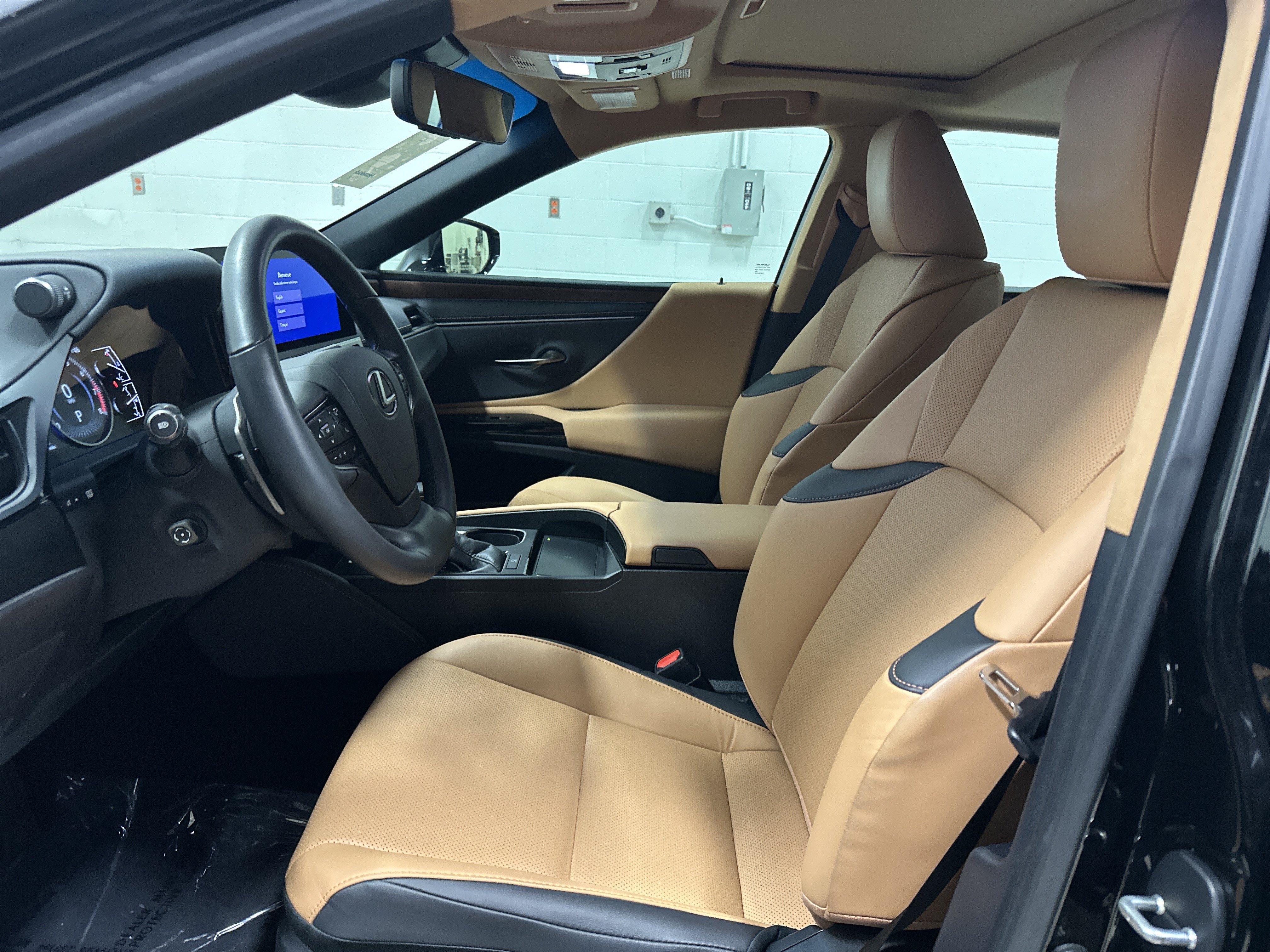 Used 2025 Lexus ES 350 w/ Premium Package FWD image 16