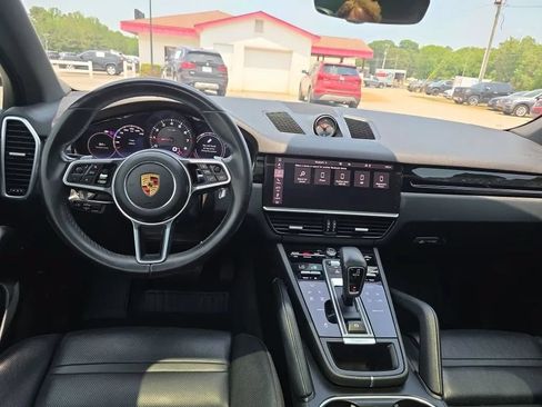 Used 2020 Porsche Cayenne AWD/4WD image 11