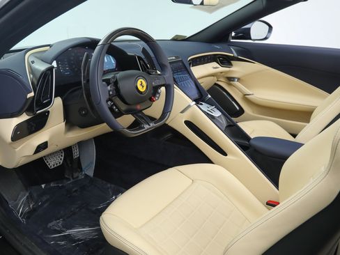 Certified 2025 Ferrari Roma Spider RWD image 2