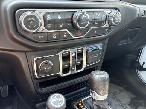 Used 2023 Jeep Wrangler Unlimited Sport AWD/4WD image 29