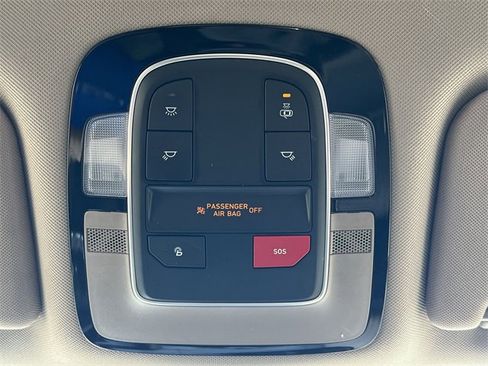 Used 2023 Hyundai Santa Fe SEL image 12